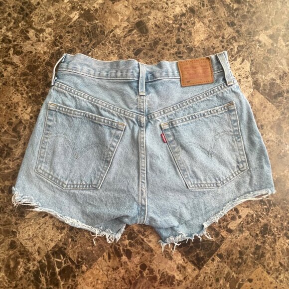 LEVI’S  501 JORTS DENIM DISTRESSED PREMIUM SZ 26 GRUNGE SHORTS RIPPED VERSATILE - Picture 14 of 16
